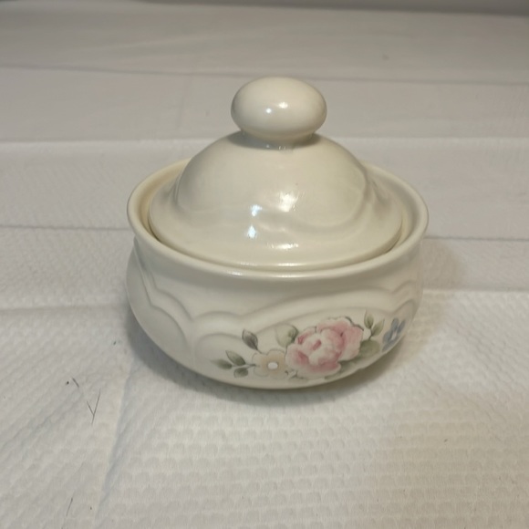 Pfaltzgraff Tea Rose Design Sugar Jar with Lid - Picture 2 of 8